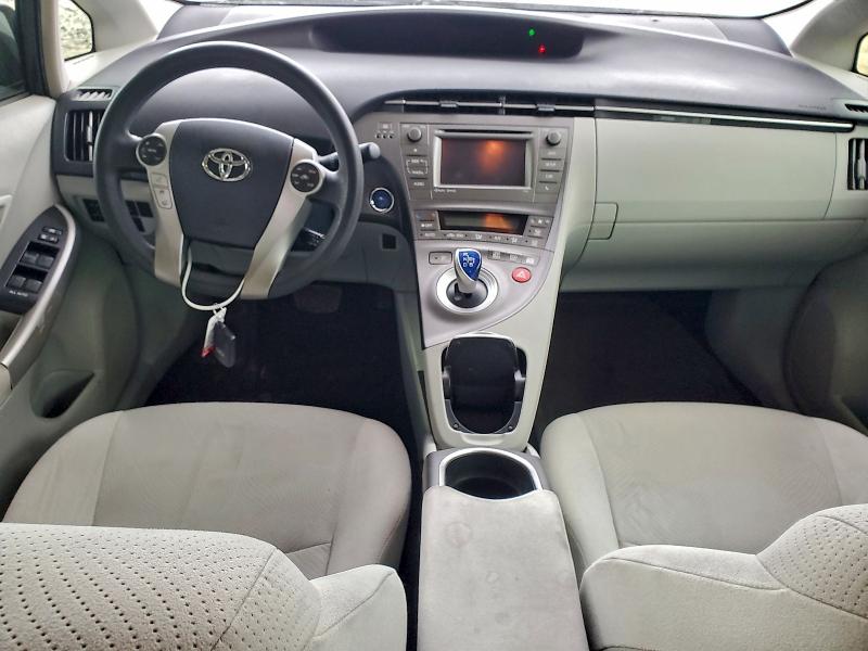 JTDKN3DU2E0382113 - 2014 TOYOTA PRIUS Plata foto 8