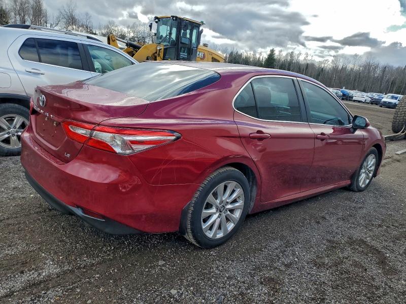 4T1B11HK2JU503598 - 2018 TOYOTA CAMRY L RED photo 3