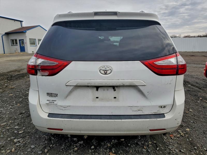 5TDKZ3DC8JS926813 - 2018 TOYOTA SIENNA LE თეთრი ფოტო 6