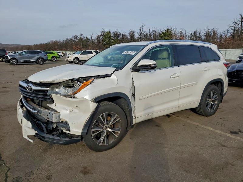 2016 TOYOTA HIGHLANDER XLE, 