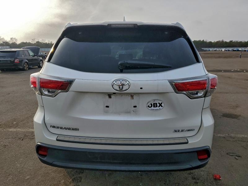5TDJKRFH0GS257778 - 2016 TOYOTA HIGHLANDER XLE თეთრი ფოტო 6