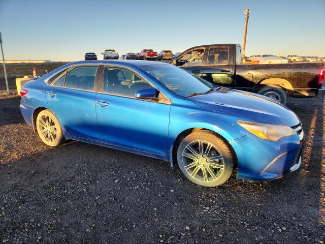 4T1BF1FK6GU556222 - 2016 TOYOTA CAMRY LE BLUE photo 4