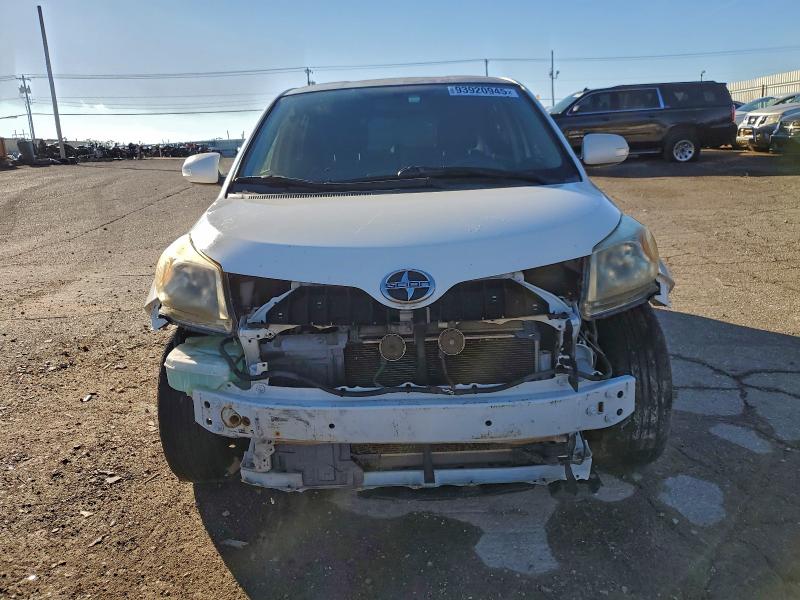 JTKKU104X8J013181 - 2008 TOYOTA SCION XD WHITE photo 5