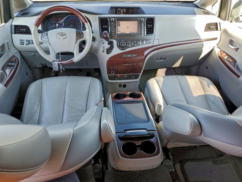 5TDDK3DC7DS061978 - 2013 TOYOTA SIENNA XLE Көк фото 8