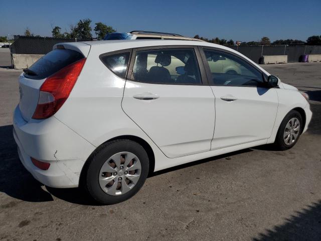 KMHCT5AEXHU313620 - 2017 HYUNDAI ACCENT SE WHITE photo 3