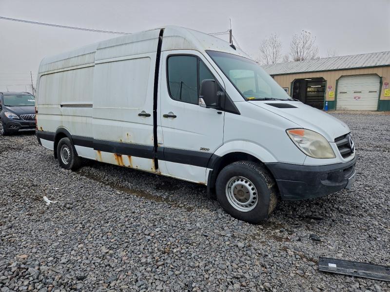 WD3PE8CCXB5525927 - 2011 MERCEDES-BENZ SPRINTER 2500 თეთრი ფოტო 4