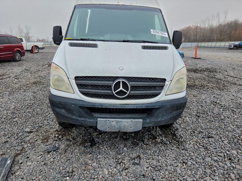 WD3PE8CCXB5525927 - 2011 MERCEDES-BENZ SPRINTER 2500 თეთრი ფოტო 5