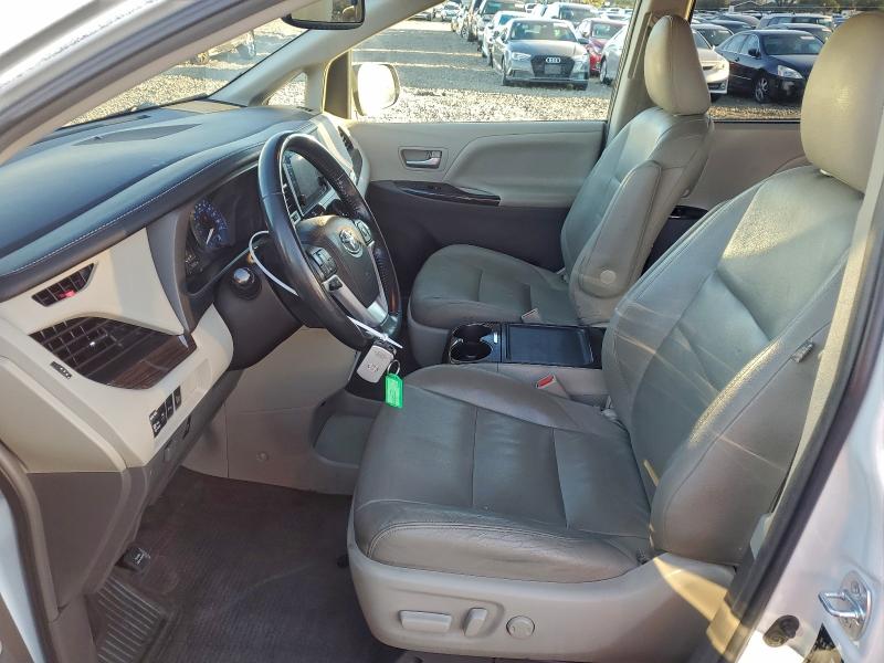 5TDDZ3DC8HS152243 - 2017 TOYOTA SIENNA XLE თეთრი ფოტო 7