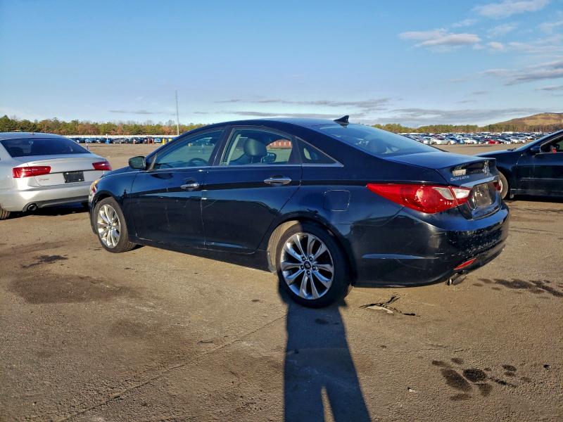 5NPEC4AC3BH251209 - 2011 HYUNDAI SONATA SE BLACK photo 2