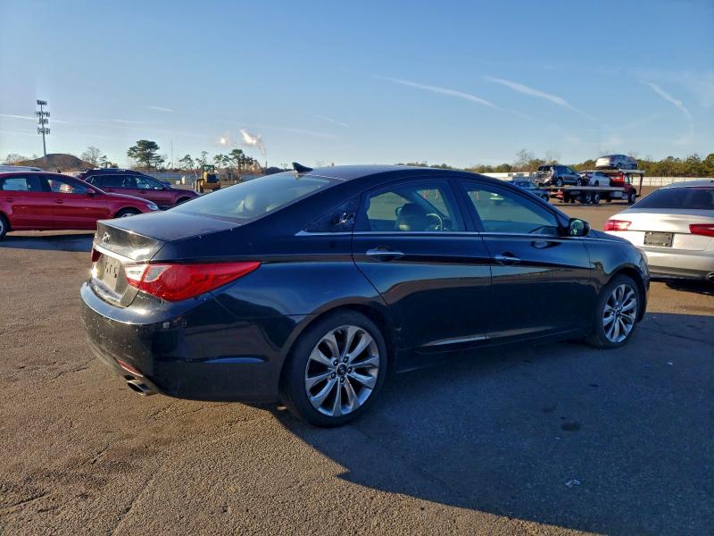 5NPEC4AC3BH251209 - 2011 HYUNDAI SONATA SE BLACK photo 3