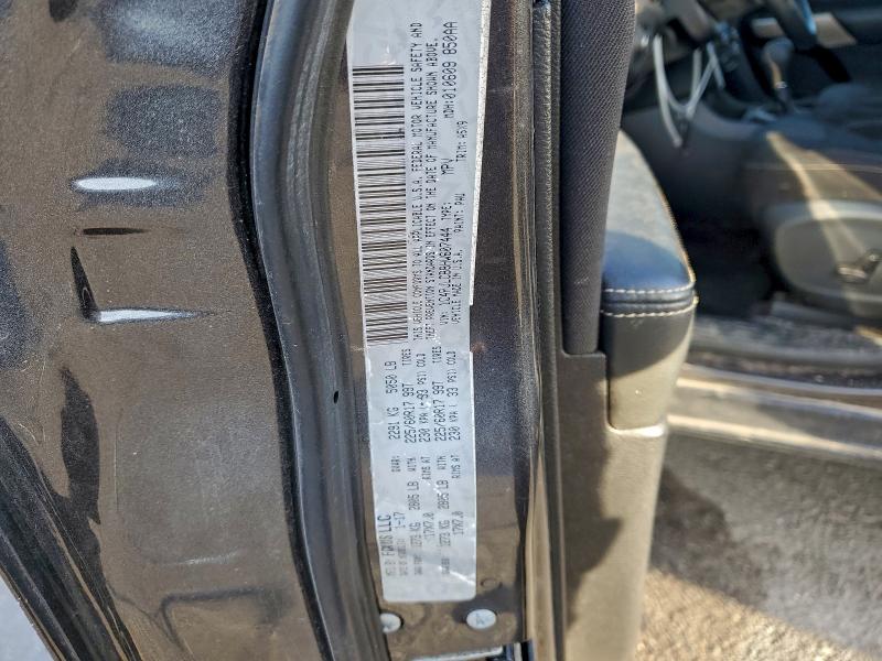 1C4PJLCB8HW607444 - 2017 JEEP CHEROKEE LATITUDE 灰色 照片 12