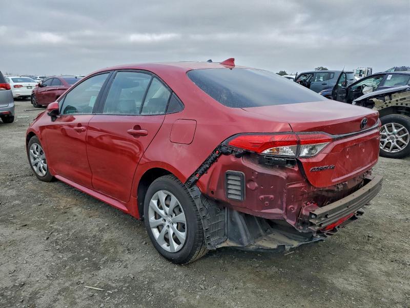 5YFEPRAE8LP061977 - 2020 TOYOTA COROLLA LE RED photo 2
