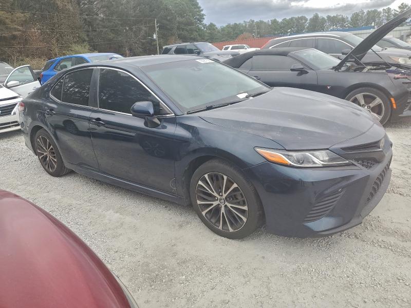4T1B11HK8JU549663 - 2018 TOYOTA CAMRY L Bleu photo 4