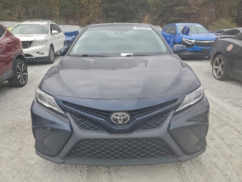 4T1B11HK8JU549663 - 2018 TOYOTA CAMRY L Bleu photo 5