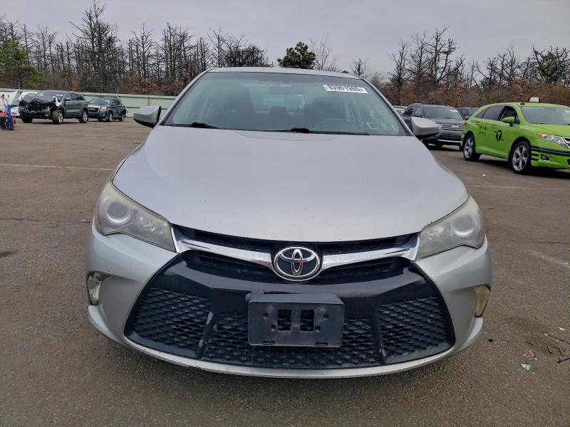 4T1BF1FKXHU765402 - 2017 TOYOTA CAMRY LE 银色 照片 5