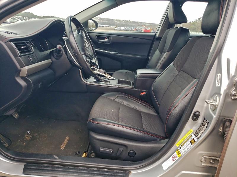 4T1BF1FKXHU765402 - 2017 TOYOTA CAMRY LE 银色 照片 7