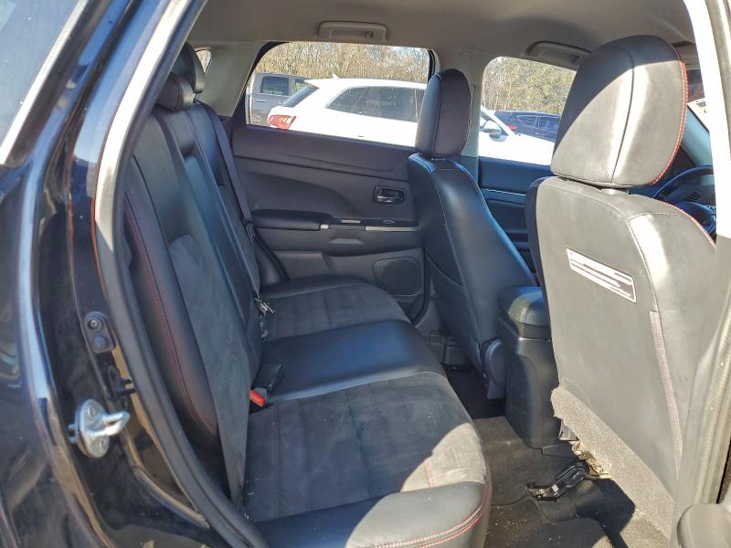 JA4AP3AW1JZ018969 - 2018 MITSUBISHI OUTLANDER ES შავი ფოტო 11