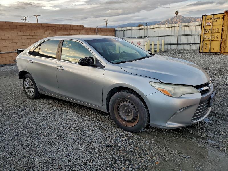 4T4BF1FK1GR538023 - 2016 TOYOTA CAMRY LE SILVER photo 4