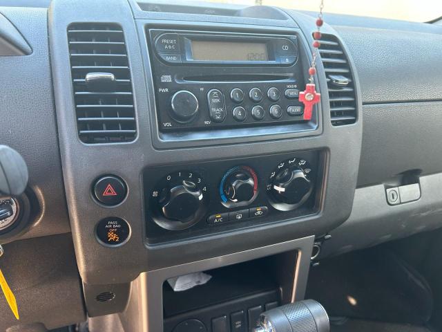 5N1AR18U15C709495 - 2005 NISSAN PATHFINDER LE SILVER photo 11