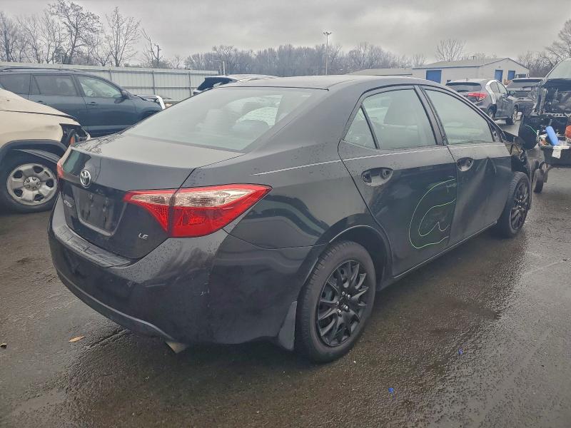2T1BURHE8JC091818 - 2018 TOYOTA COROLLA L შავი ფოტო 3