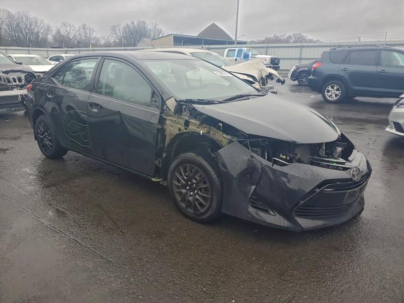 2T1BURHE8JC091818 - 2018 TOYOTA COROLLA L შავი ფოტო 4