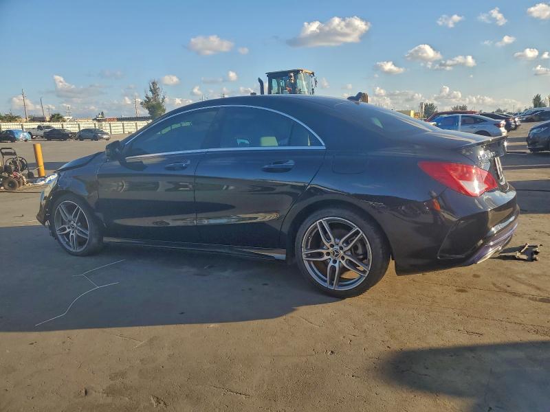 WDDSJ4EBXJN608173 - 2018 MERCEDES-BENZ CLA 250 黑色 照片 2