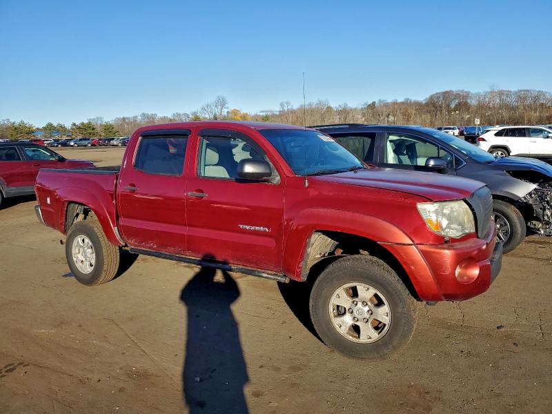 5TELU42N67Z386340 - 2007 TOYOTA TACOMA DOUBLE CAB RED photo 4