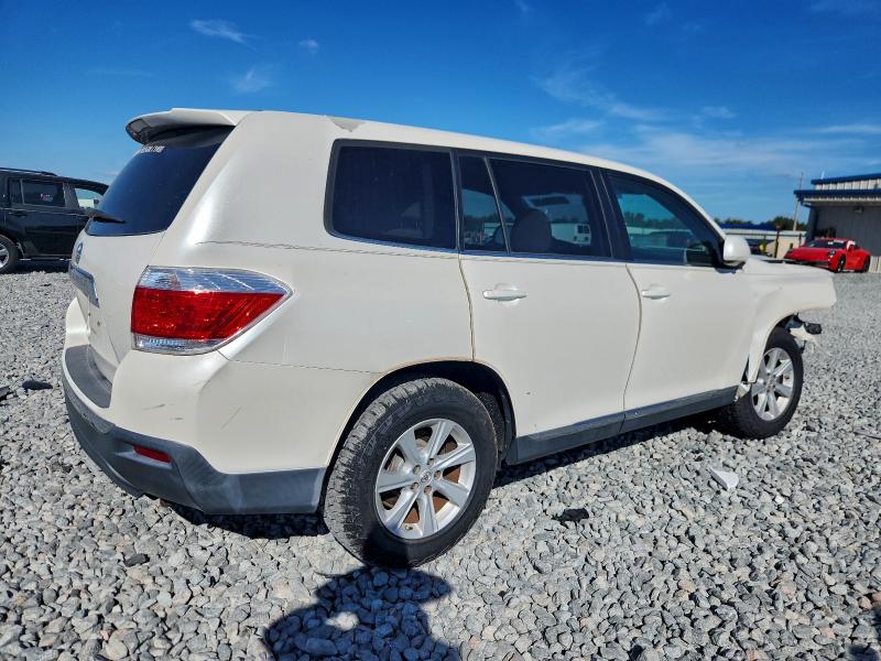 5TDZA3EH4DS040668 - 2013 TOYOTA HIGHLANDER BASE თეთრი ფოტო 3