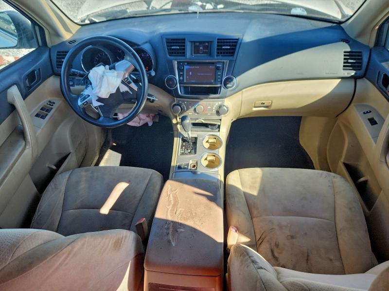 5TDZA3EH4DS040668 - 2013 TOYOTA HIGHLANDER BASE თეთრი ფოტო 8