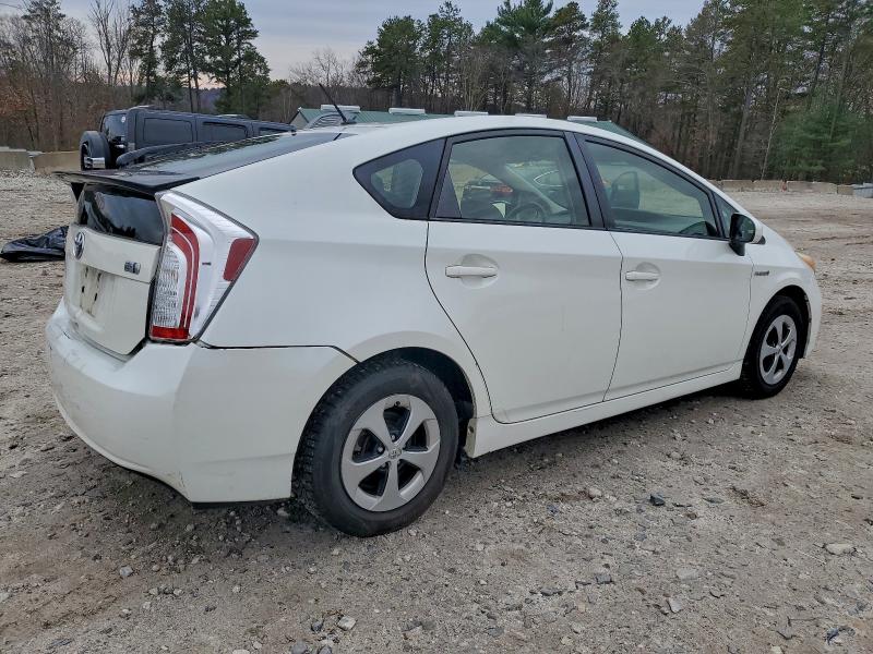 JTDKN3DU2D1687040 - 2013 TOYOTA PRIUS Blanc photo 3