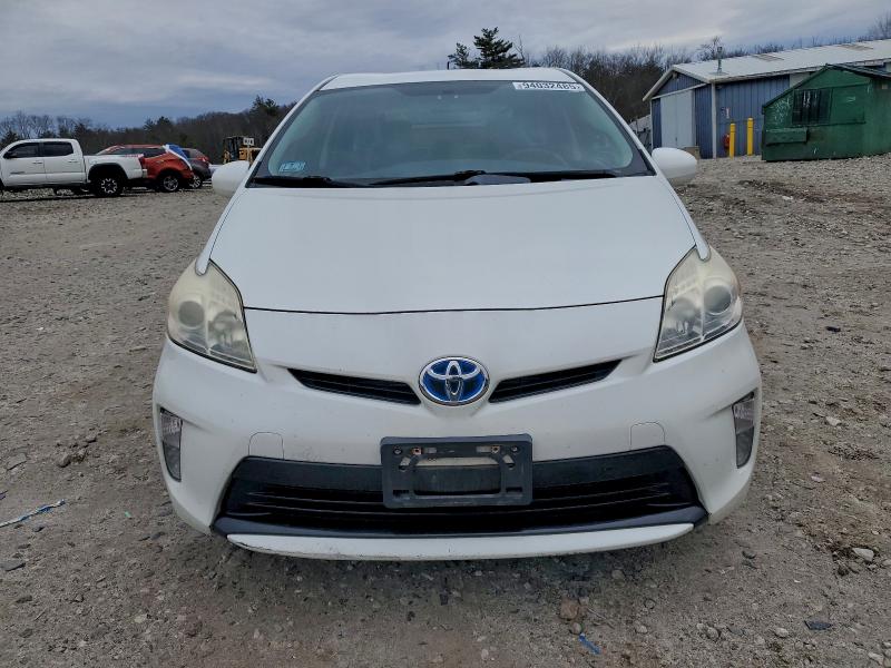 JTDKN3DU2D1687040 - 2013 TOYOTA PRIUS Blanc photo 5