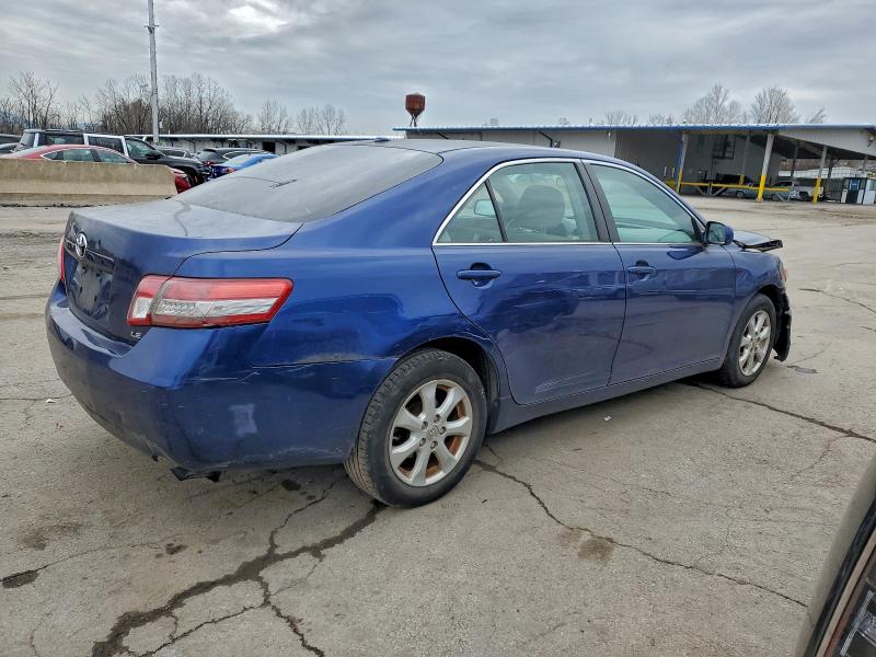 4T1BF3EK3BU634297 - 2011 TOYOTA CAMRY BASE BLUE photo 3