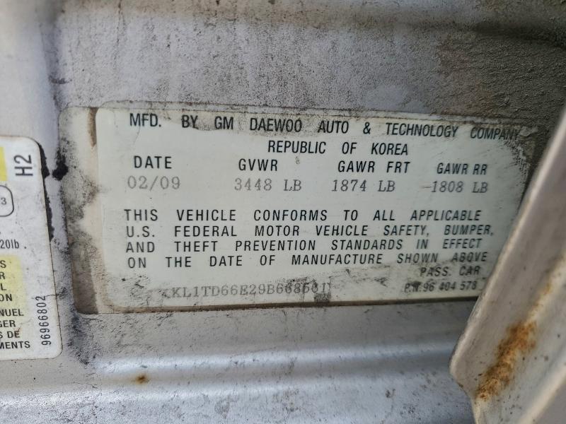 KL1TD66E29B668561 - 2009 CHEVROLET AVEO LS Argent photo 12