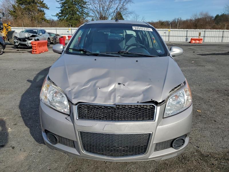 KL1TD66E29B668561 - 2009 CHEVROLET AVEO LS Argent photo 5