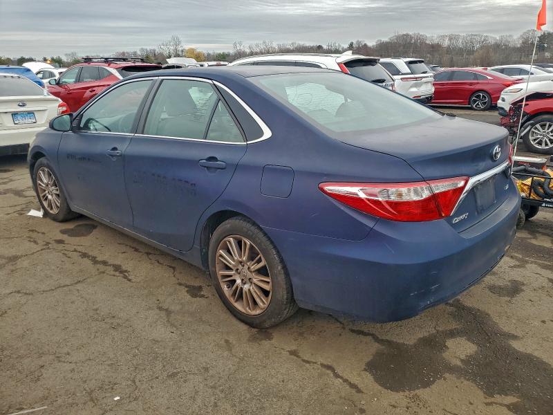 4T4BF1FK8FR475629 - 2015 TOYOTA CAMRY LE BLUE photo 2