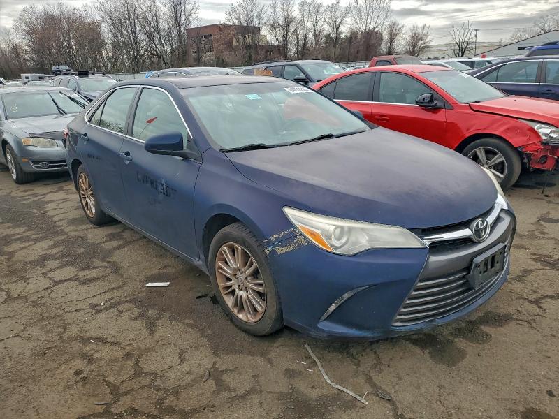 4T4BF1FK8FR475629 - 2015 TOYOTA CAMRY LE BLUE photo 4
