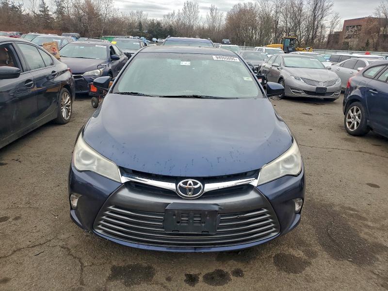 4T4BF1FK6GR569235 - 2016 TOYOTA CAMRY LE BLUE photo 5