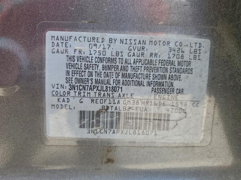 3N1CN7APXJL818071 - 2018 NISSAN VERSA S GRAY photo 13