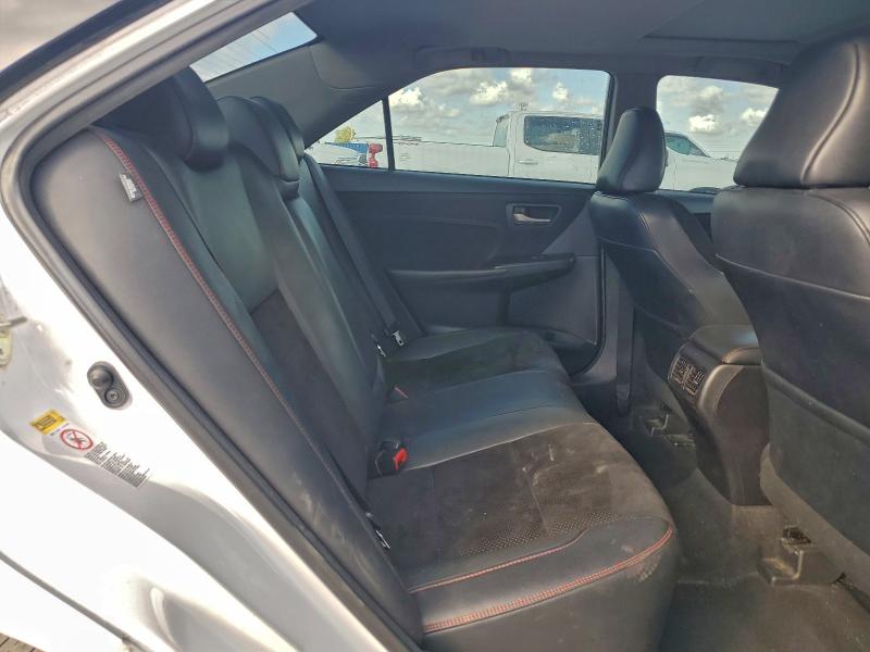 4T1BK1FK7FU563822 - 2015 TOYOTA CAMRY XSE 白色 照片 10