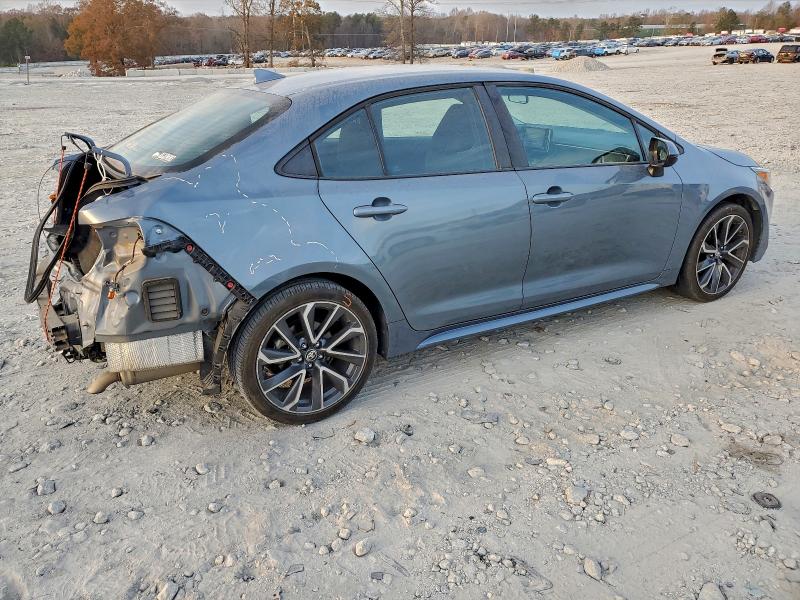 5YFEPMAE0NP293799 - 2022 TOYOTA COROLLA LE BLUE photo 3