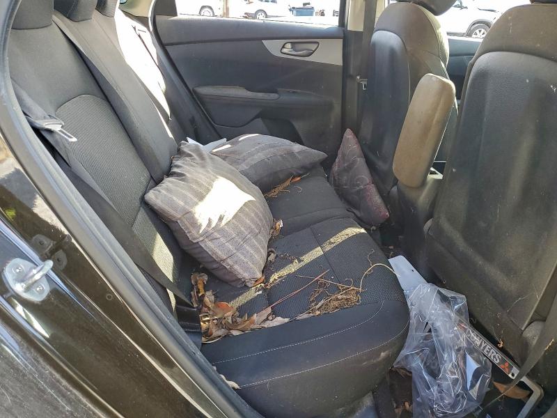 3KPF24AD2KE005367 - 2019 KIA FORTE FE Սև լուսանկար 10