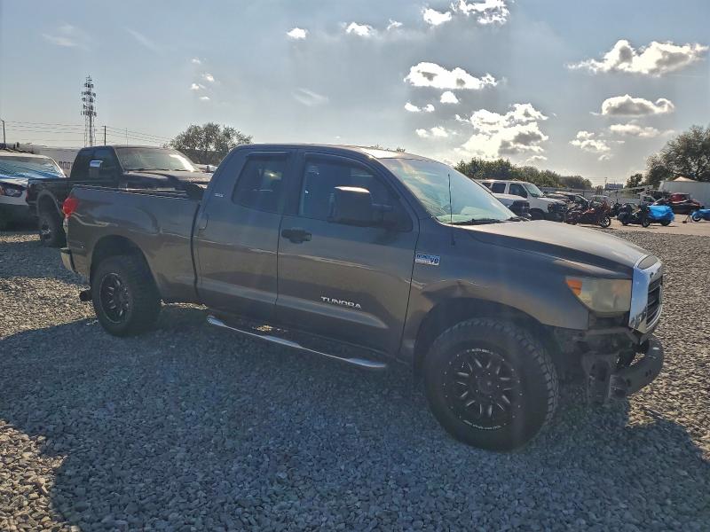 5TFRV54117X014161 - 2007 TOYOTA TUNDRA DOUBLE CAB SR5 GRAY photo 4