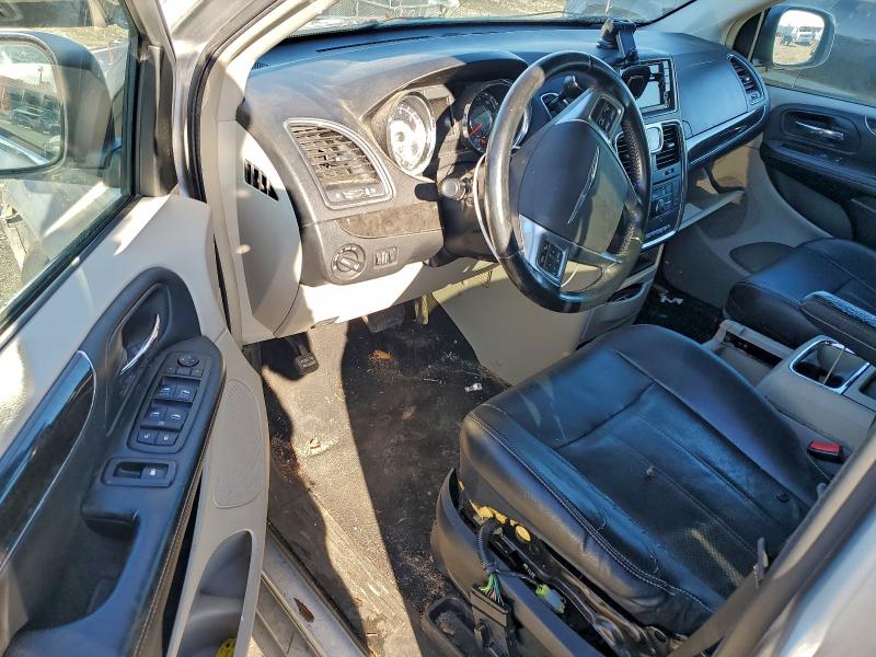 2C4RC1BGXCR423449 - 2012 CHRYSLER TOWN & COU TOURING SILVER photo 8