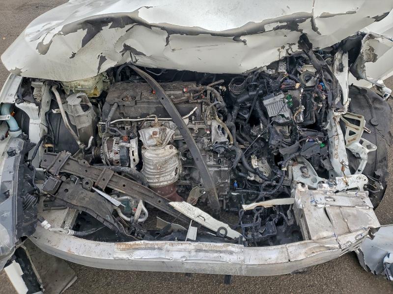 19XFC2F52JE042274 - 2018 HONDA CIVIC LX WHITE photo 11