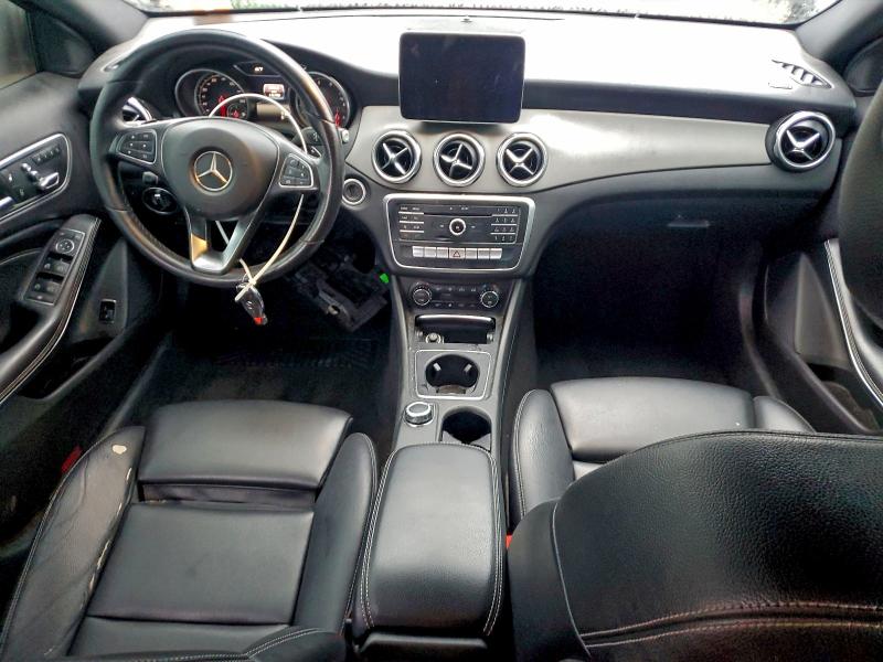 WDCTG4EB2LJ668420 - 2020 MERCEDES-BENZ GLA 250 შავი ფოტო 8