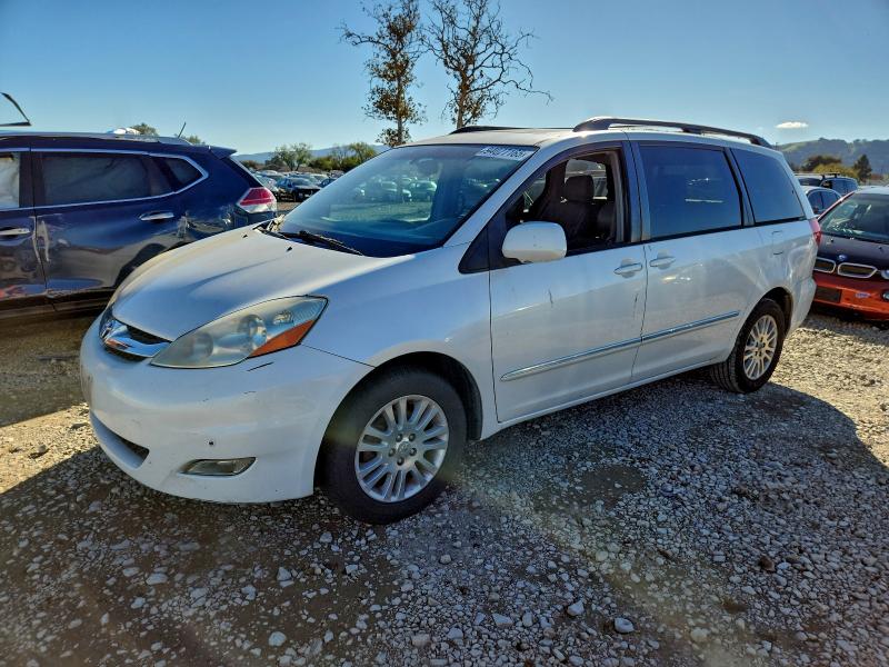2007 TOYOTA SIENNA XLE, null
