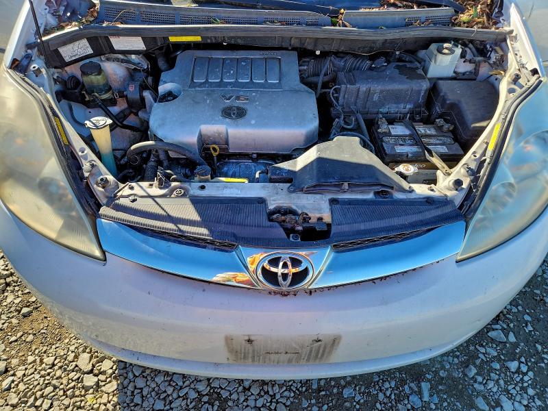 5TDBK22CX7S006367 - 2007 TOYOTA SIENNA XLE WHITE photo 12