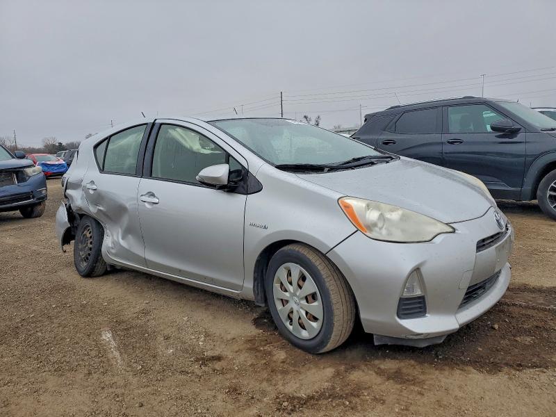 JTDKDTB32D1541640 - 2013 TOYOTA PRIUS C ვერცხლისფერი ფოტო 4