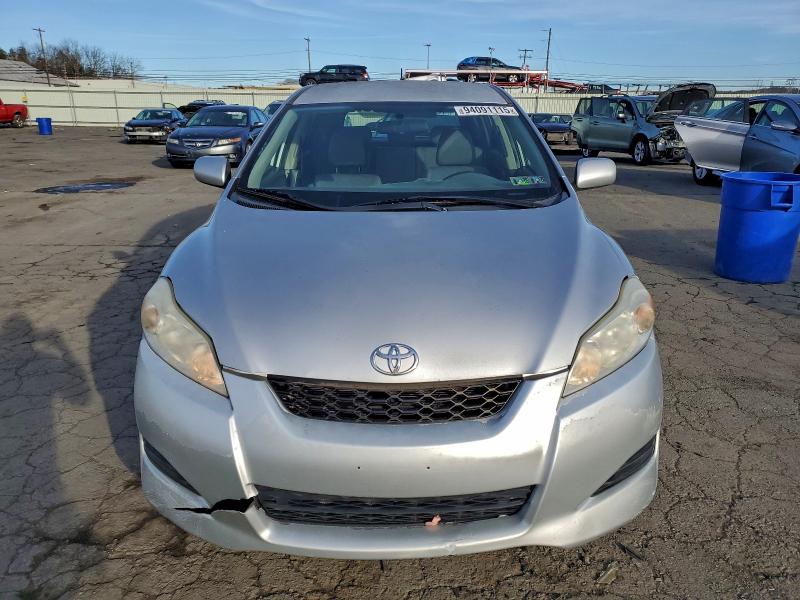 2T1KU4EE4AC203439 - 2010 TOYOTA COROLLA MA ვერცხლისფერი ფოტო 5