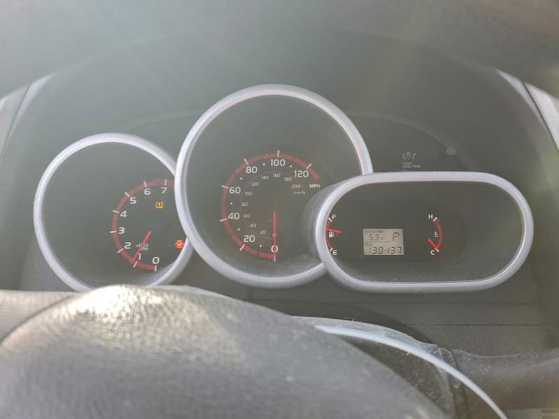 2T1KU4EE4AC203439 - 2010 TOYOTA COROLLA MA ვერცხლისფერი ფოტო 9